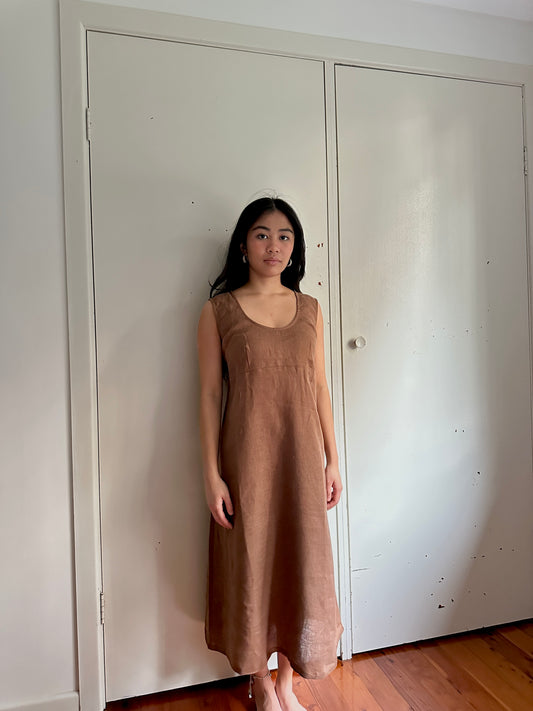 SLEEVELESS TIE DRESS - CACAO