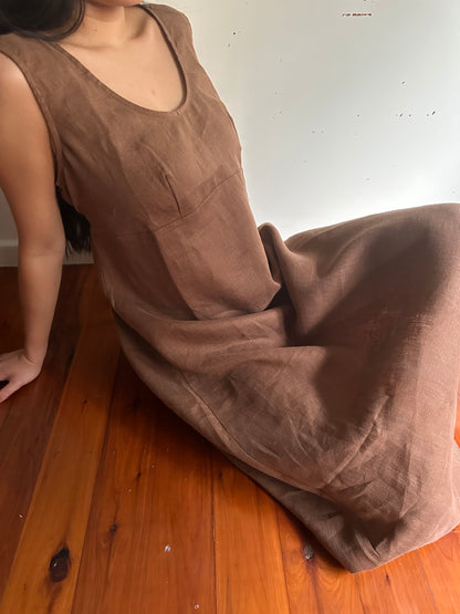 SLEEVELESS TIE DRESS - CACAO