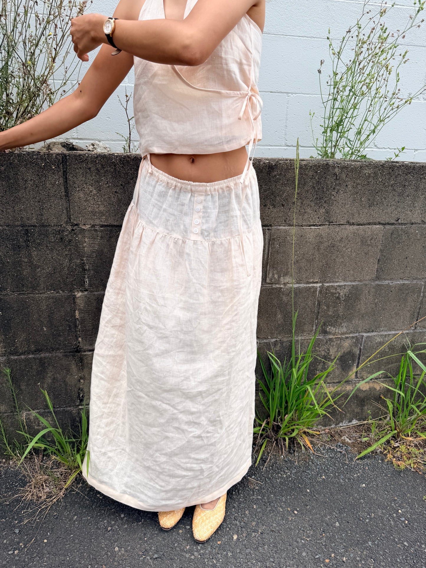 FOUR BUTTON SKIRT - SESAME