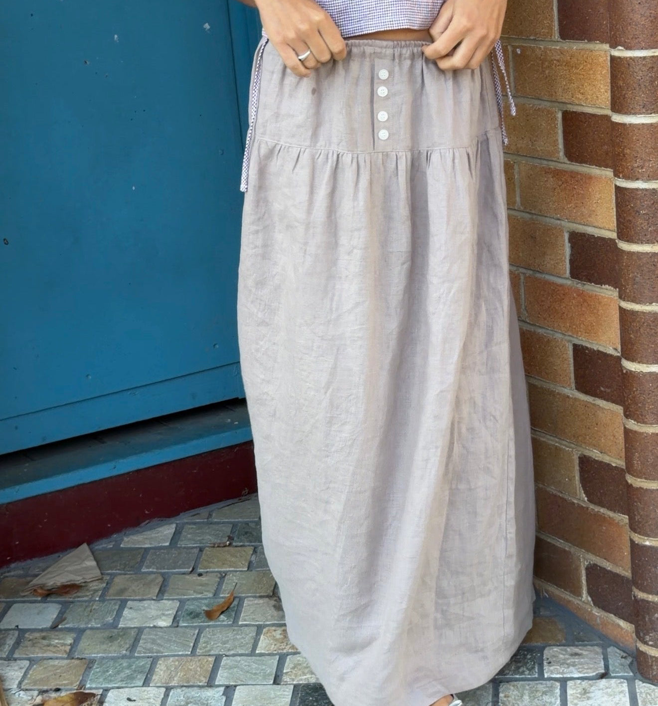 FOUR BUTTON SKIRT- CLAY